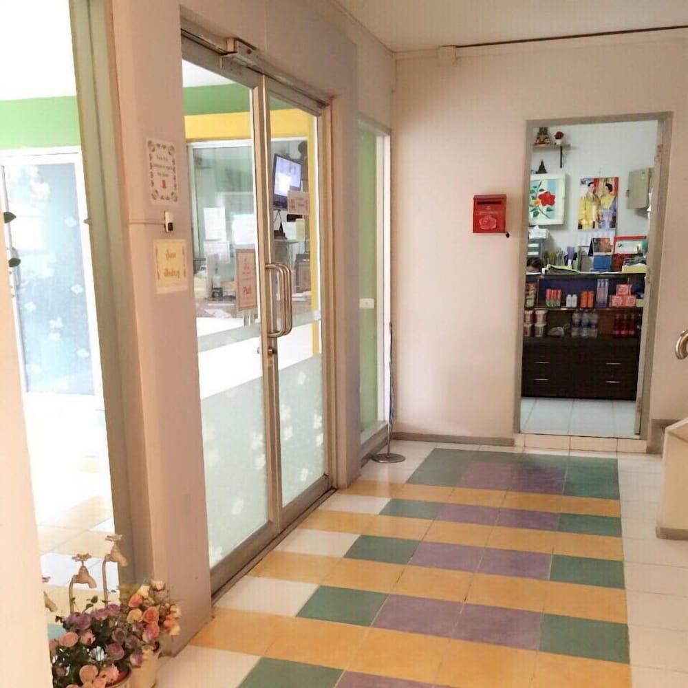 ホテル タナパ マンション ドン ムアン エアポート バンコク都 エクステリア 写真